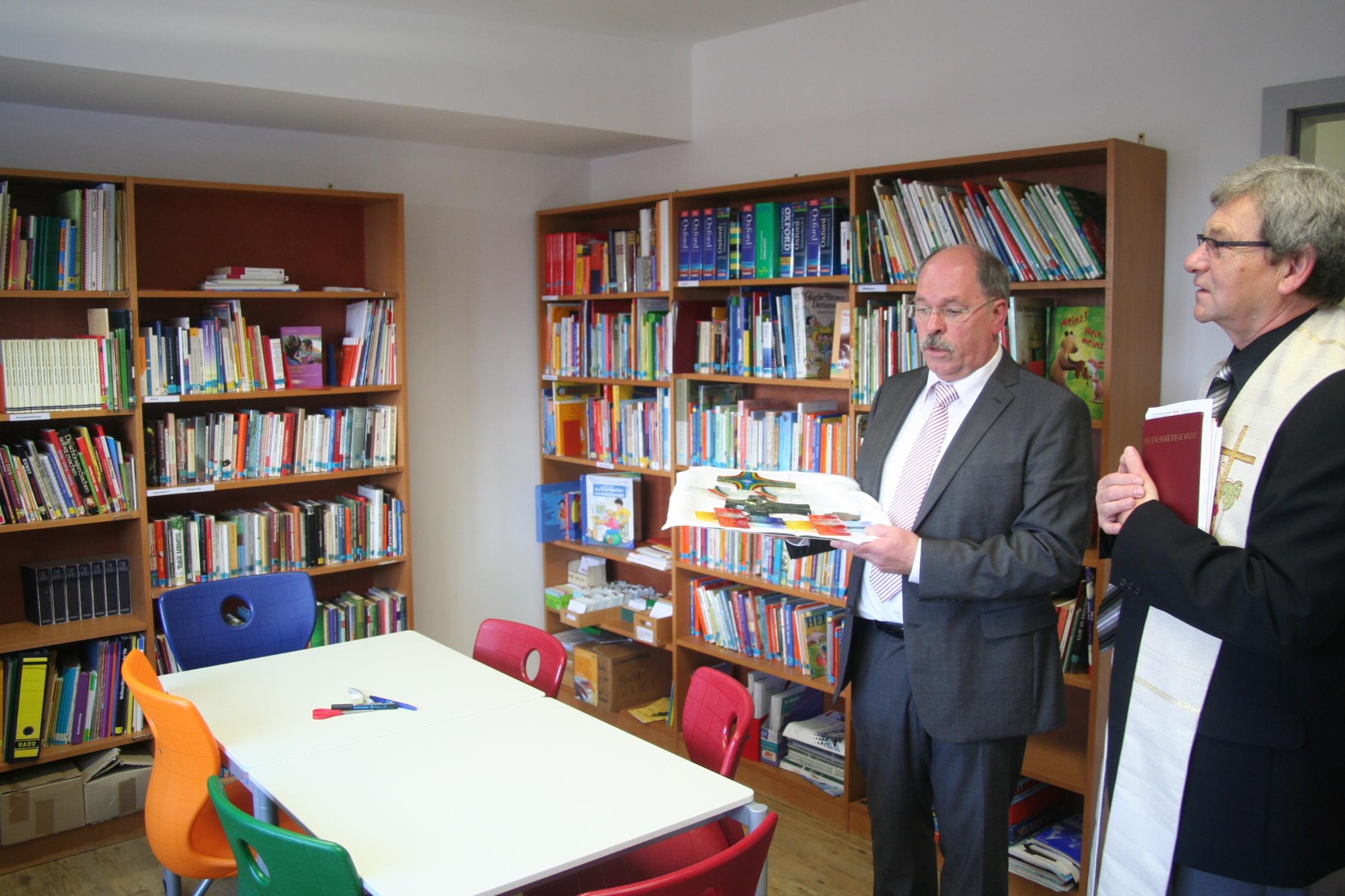 FAkS Baiersdorf Einweihung Bibliothek