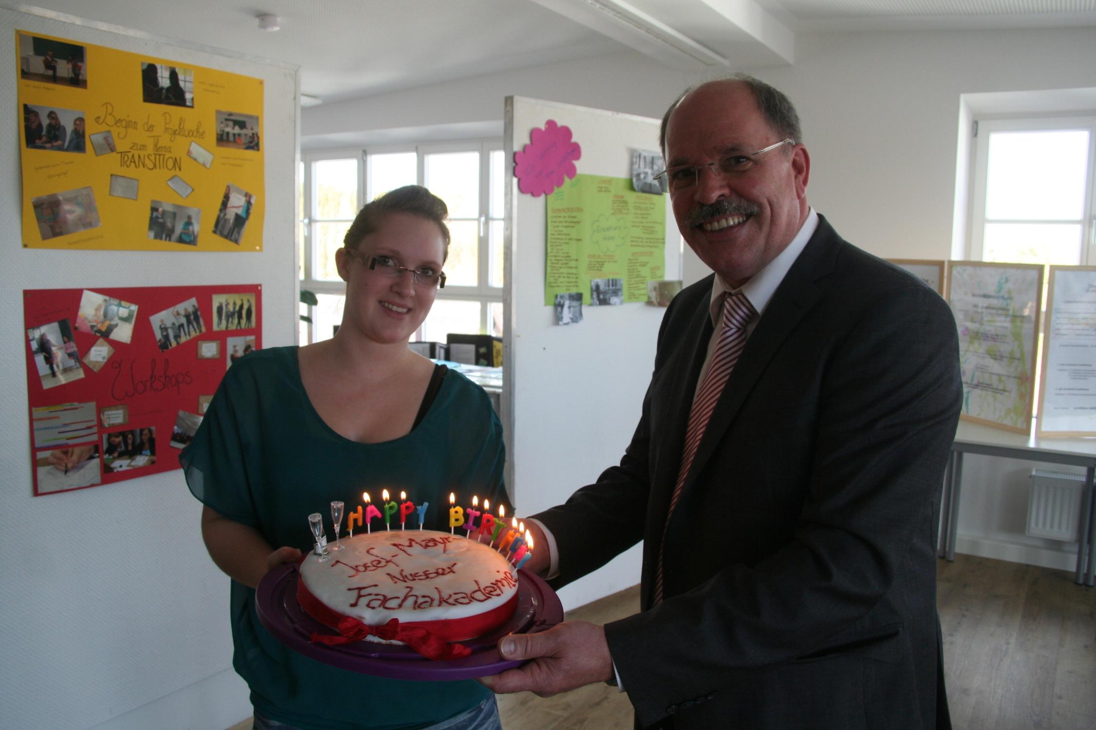 FAkS Baiersdorf Einweihung Geburtstagstorte